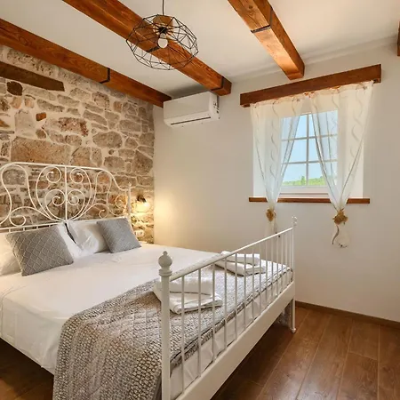 Albore - Vizinada, Istria * Vižinada